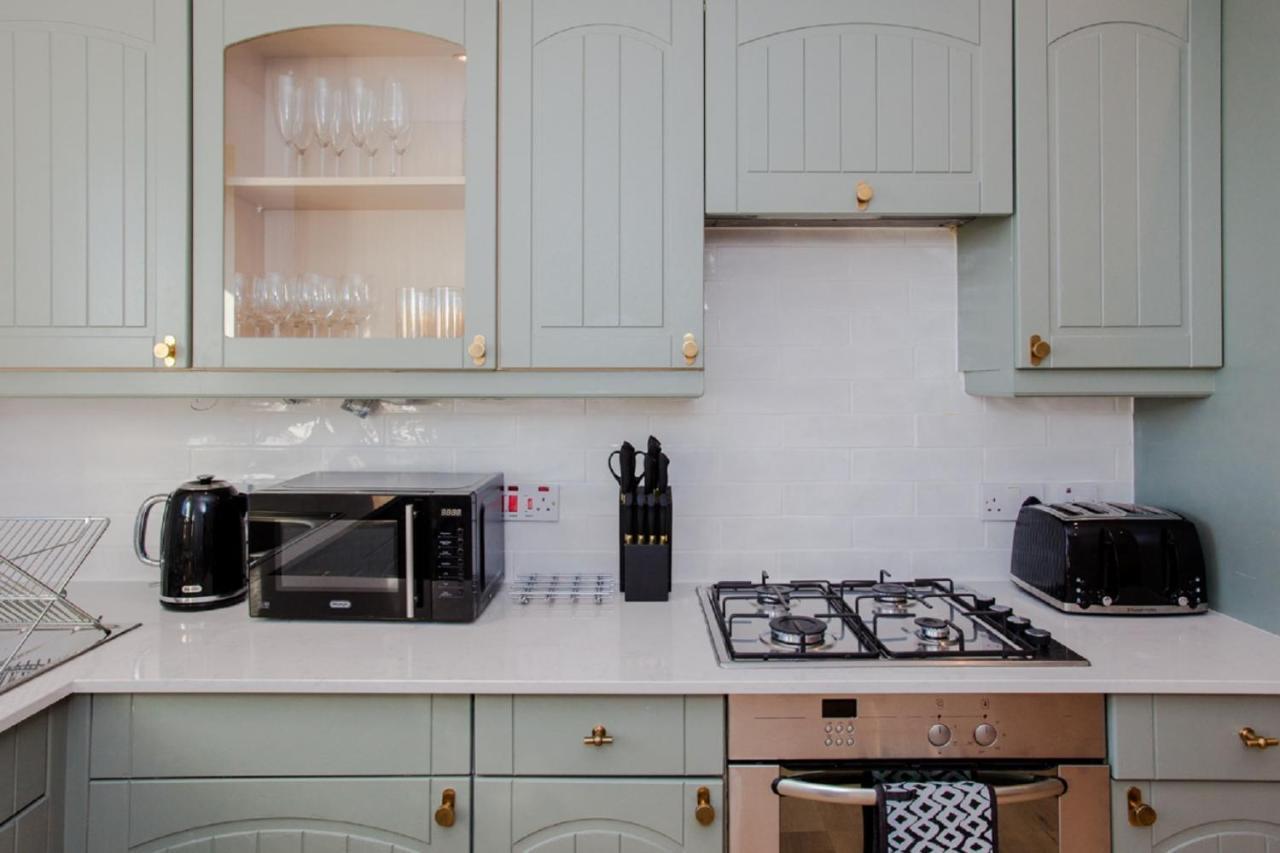 The Sparkford Gardens - Lovely 2Bdr With Balcony London Exteriör bild