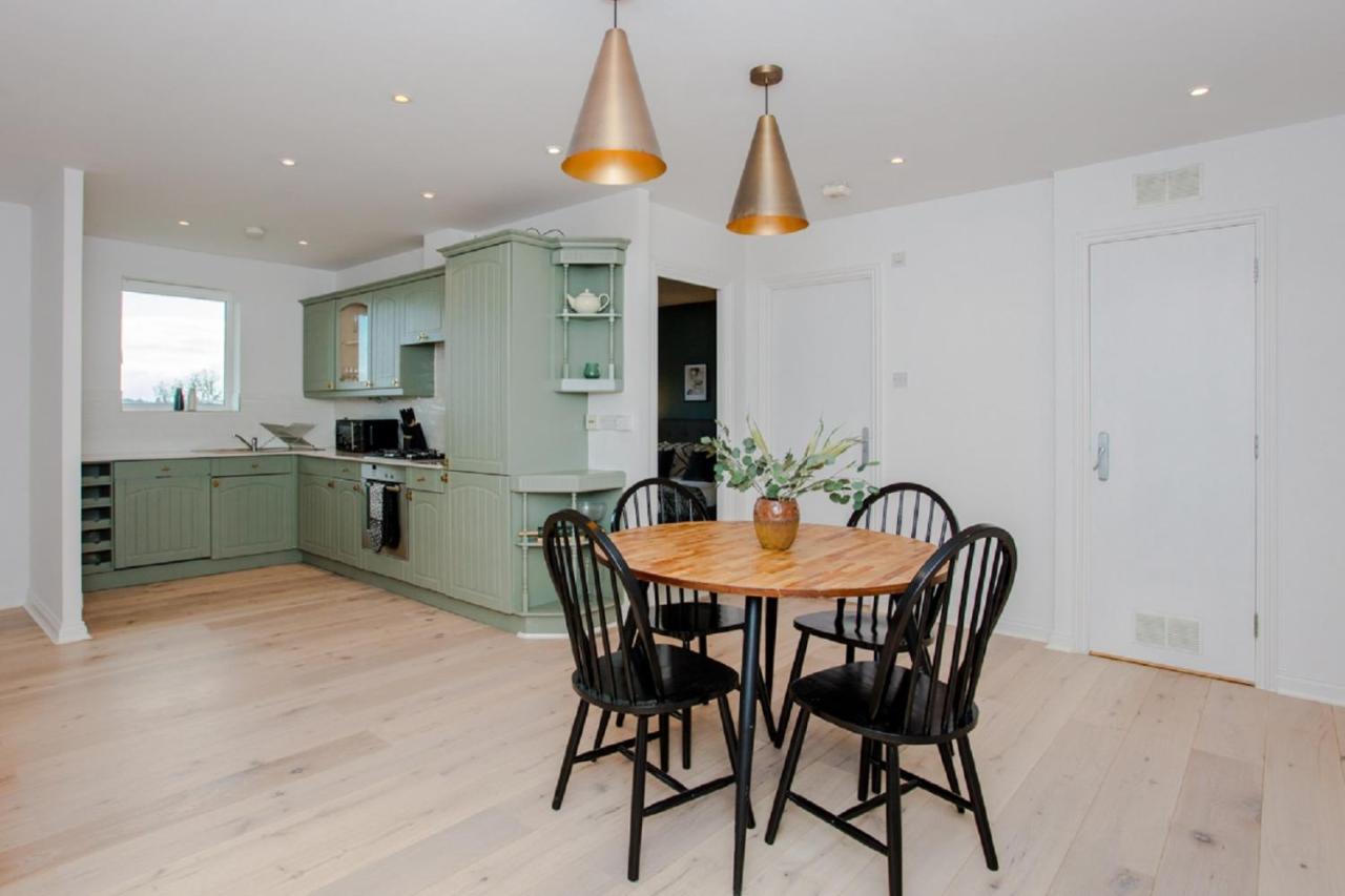 The Sparkford Gardens - Lovely 2Bdr With Balcony London Exteriör bild