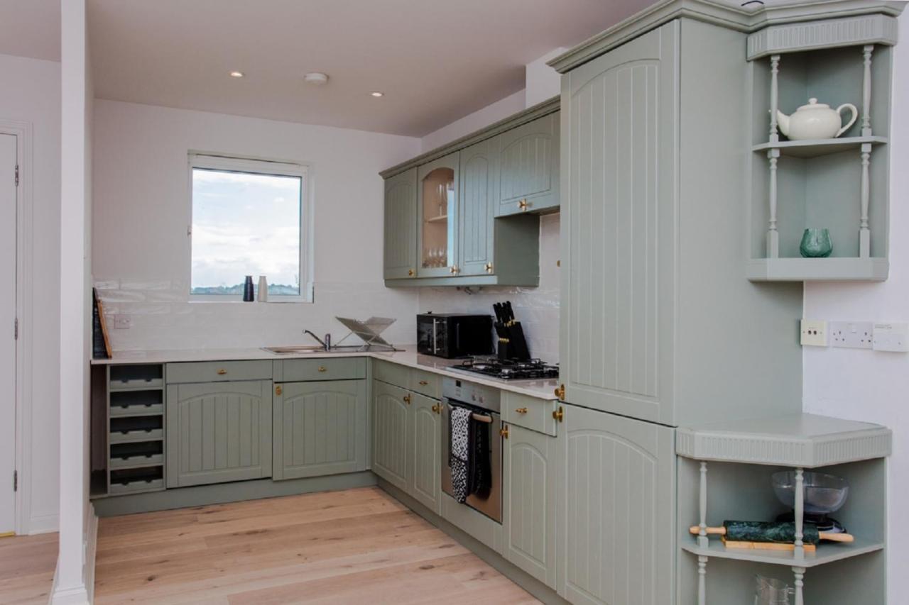 The Sparkford Gardens - Lovely 2Bdr With Balcony London Exteriör bild